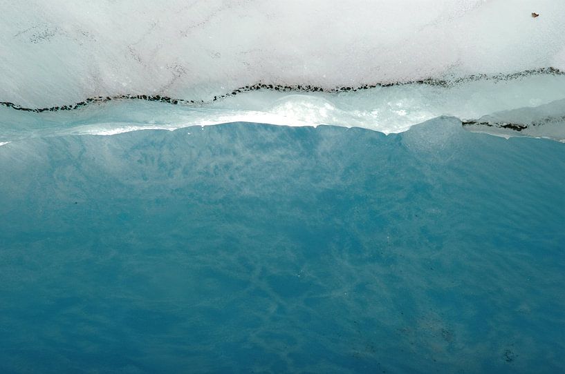 The colour of Ice by Margo Schoote