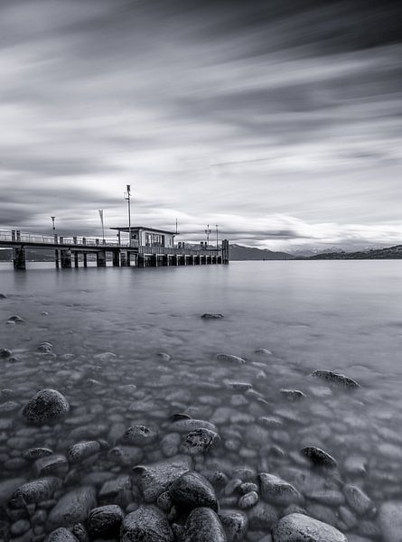 Quai d'embarquement en noir et blanc par Rainer Pickhard