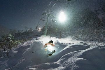 Ski nocturne à Niseko Hokkaido au Japon sur Menno Boermans