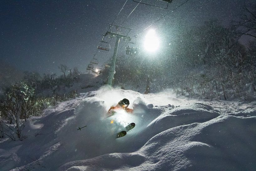 Nacht Skiën in Niseko Hokkaido Japan van Menno Boermans