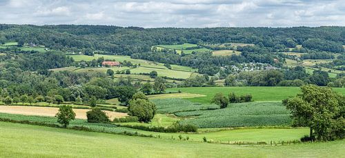 Panorama van de Zuid-Limburgse heuvels in de buurt van Epen