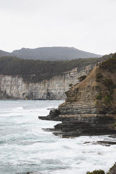 Cliffs of Maria Island: Spektakuläre Aussichten von Ken Tempelers