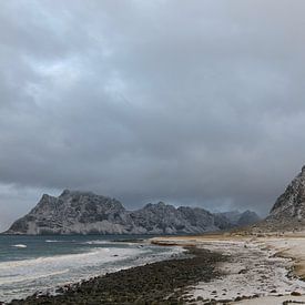 Uttakleiv strand op de Lofoten van Danielle Kramer