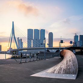 Sonnenaufgang an der Erasmusbrücke von Aziz Benz