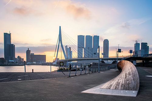 Zonsopkomst bij de Erasmusbrug