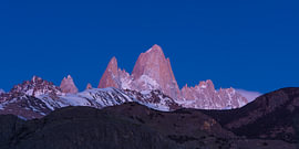 Die Cerro-Fitzroy-Bergkette kurz vor Sonnenaufgang