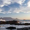 Tafelberg vanaf Bloubergstrand, bij Kaapstad van Marika Rentier