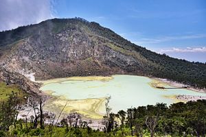 Spektakulärer Panoramablick auf den See Kawah Putih