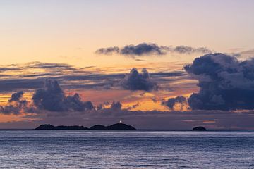 Sonnenuntergang vor den Shetlandinseln