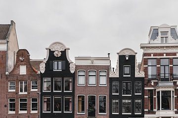 Gevels van Amsterdamse huizen van Marika Huisman fotografie