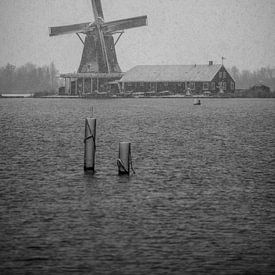 Windmühle an der Zaan im Schnee von Zaankanteropavontuur
