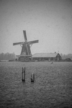 Windmühle an der Zaan im Schnee von Zaankanteropavontuur