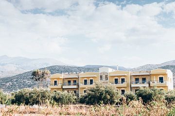 Hotels in the Greek sun on the mountain by Milou Emmerik