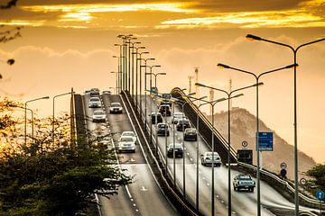 Verkeer over de Julianabrug Curacao