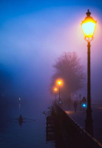Roeien op het Merwedekanaal bij de Muntsluis in Utrecht