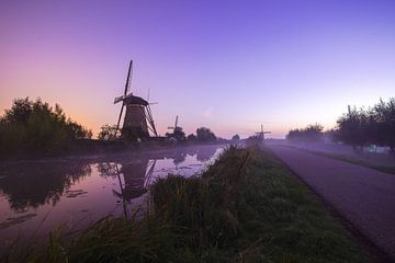 De molens van Kinderdijk bij nacht van Dirk van Egmond