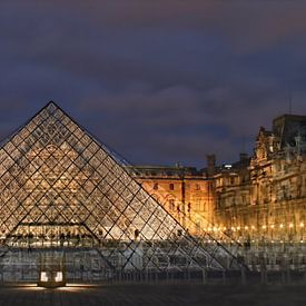 Building: Louvre by Jos Verhoeven