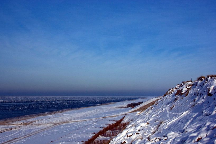 Snow on the beach by Norbert Sülzner