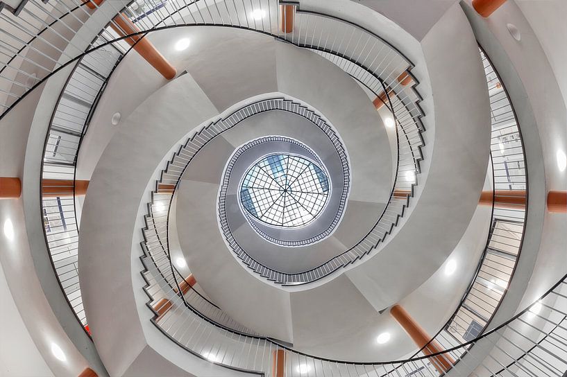 Im Center des großen Treppenhauses von Andreas Gronwald