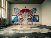 Verlaten School, België - Urbex / Verval / Oud / Graffiti / Street Art / Dier / Universiteit / Vlind van Art By Dominic thumbnail