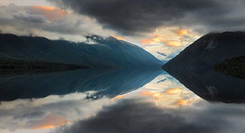 Sunset at Lake Rotoiti, Nelson Lakes National Park, New Zealand