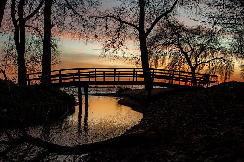 bridge over troubled water van Hilda van den Burgt