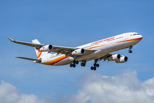 Airbus A340-300 de Surinam Airways (PZ-TCR).