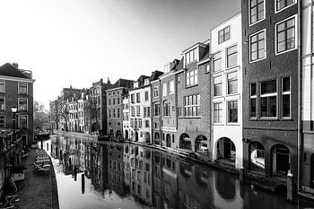 De achterzijde van de Lijnmarkt in Utrecht (liggend, zwartwit)