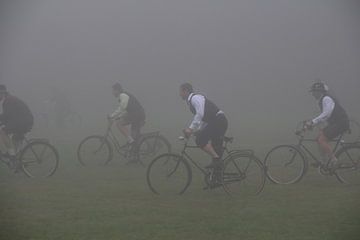 Radfahren in Beiren im Nebel