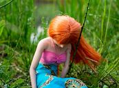 Meisje met rood haar in de natuur von Margreet van Tricht Miniaturansicht