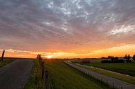 Holländischer Himmel über dem Polder, Sonnenuntergang von Marjolein van Middelkoop Miniaturansicht