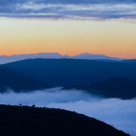 Lever du soleil dans les montagnes sur Jaap La Brijn