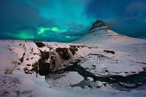 Kirkjufell aurora sur Wojciech Kruczynski