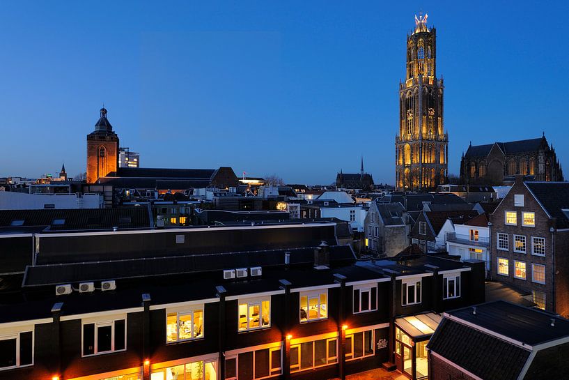 Paysage urbain d'Utrecht avec la tour Dom et l'église Dom  par Donker Utrecht