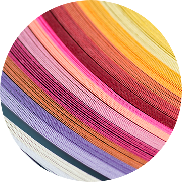 Color your day 1 ( abstracte, kleurrijke foto van papier in regenboogkleuren)) van Birgitte Bergman
