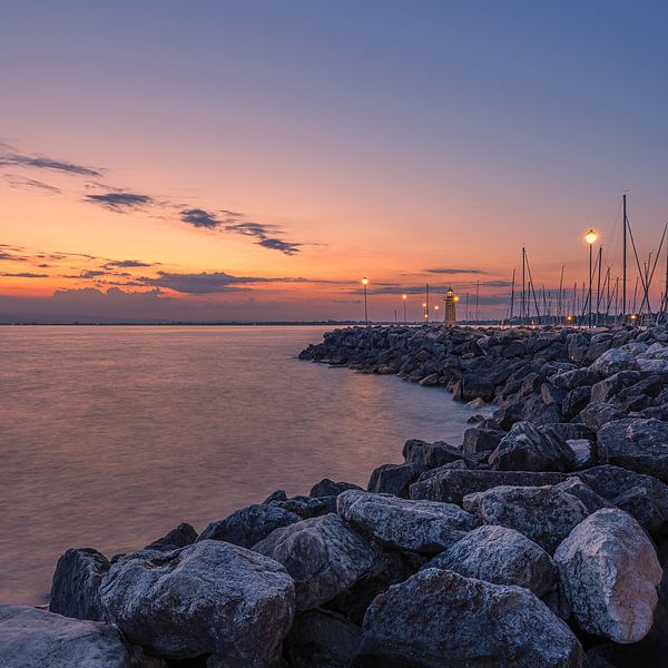 Lever de soleil sur le phare de Desenzano par Henk Meijer Photography