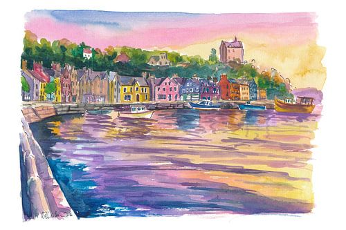 Le port coloré de Tobermory sur l'île de Mull, dans les Hébrides, en Écosse.