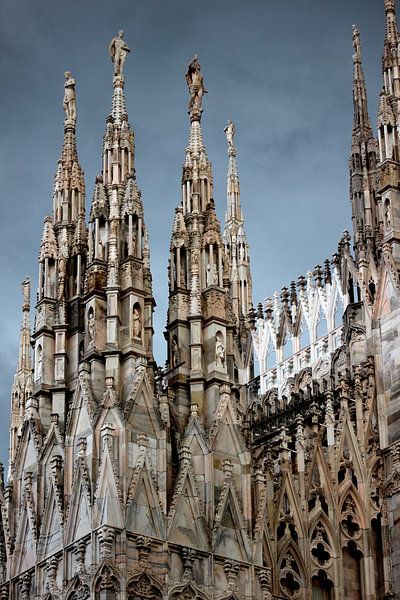 Milan by Hello Pompoyo