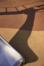 Rutsche mit abstraktem Schatten, Antwerpen von André Bouterse