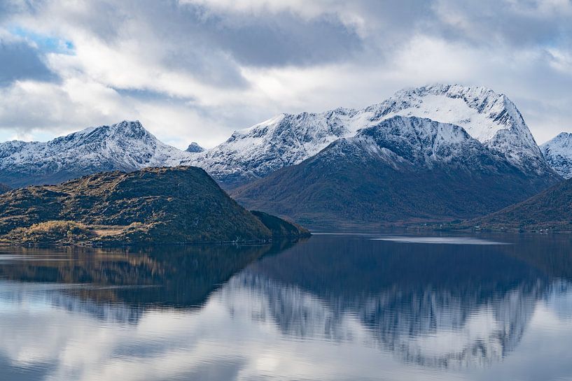 Fjord bij Sortland van Kai Müller