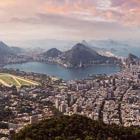 Rio de Janeiro view (oranje) van Merijn Geurts