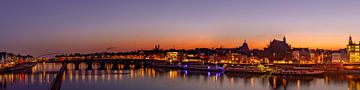 Maastricht Maaspanorama skyline met st. servaasbrug von byFeelingz