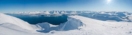 Panoramisch uitzicht op de Lyngen Alps