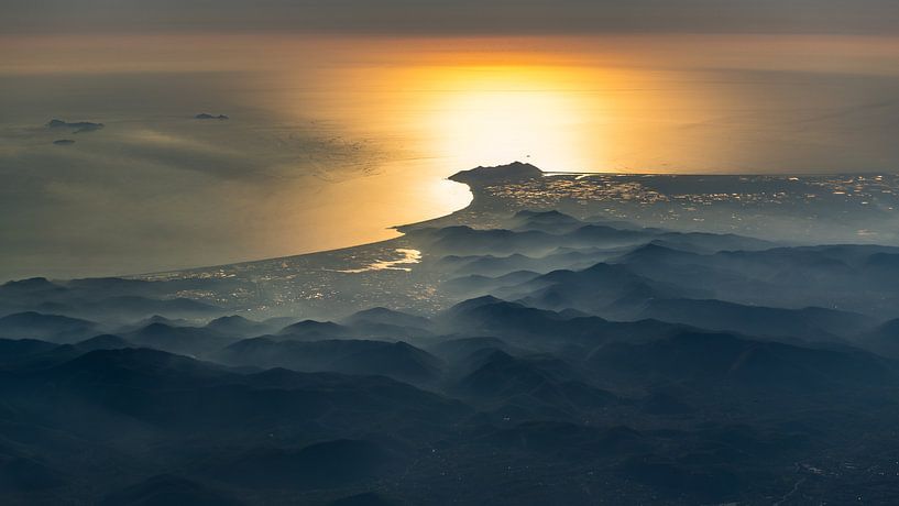 Middellandse Zee tegen het licht van Denis Feiner