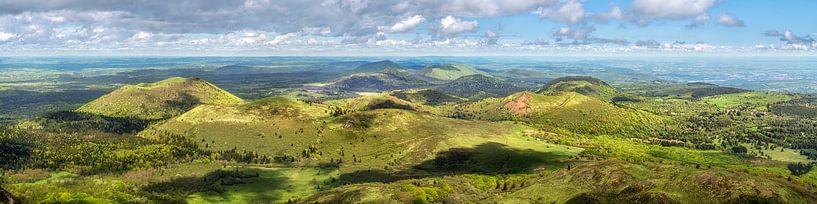 Vulkaanlandschap Auvergne van Voss fotografie