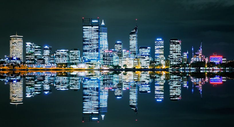 Perth Skyline van Guy Florack