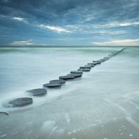 Buhnen in de zee