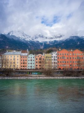 Innsbruck - Blick vom Marktplatz über die Inn zur Nordkette