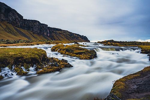 Fossálar waterval op de ringweg in IJsland