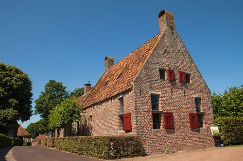Maison médiévale à Groot Wetsinge, dans la province de Groningue